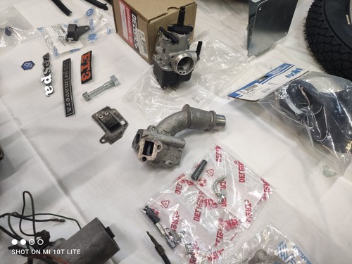 Piaggio Vespa V5A1T 50 R 1980 blu Marine 8/9 kit to assemble 125 ET3 primavera - Foto 5 di 24