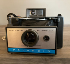 Vintage Polaroid Automatic 210 Land Camera with Flashgun 268 Cold Clip 193