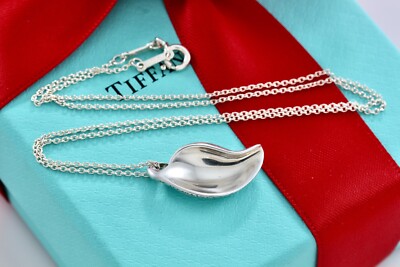 Tiffany & Co. Elsa Peretti Vintage Sterling Silver Leaf Pendant 16