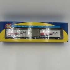 Athearn 91044 PIE Two 28  Wedge Trailers & Do...