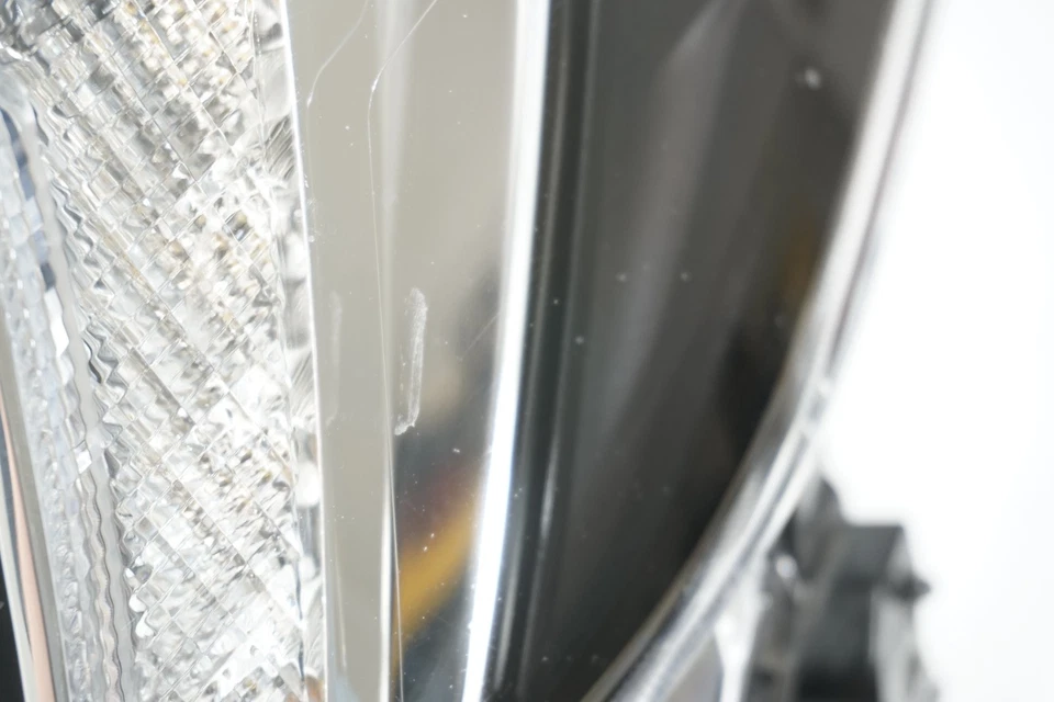 **BROKEN TABS** JDM SUBARU IMPREZA 84002FL010 LEFT DRIVER SIDE HEADLIGHT - Image 3 of 4