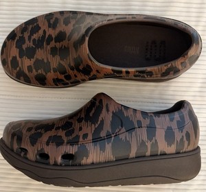 Fit flop Leopard Print Croc Shoe Comfort Technology Nurse? Sz 8.5 NEW