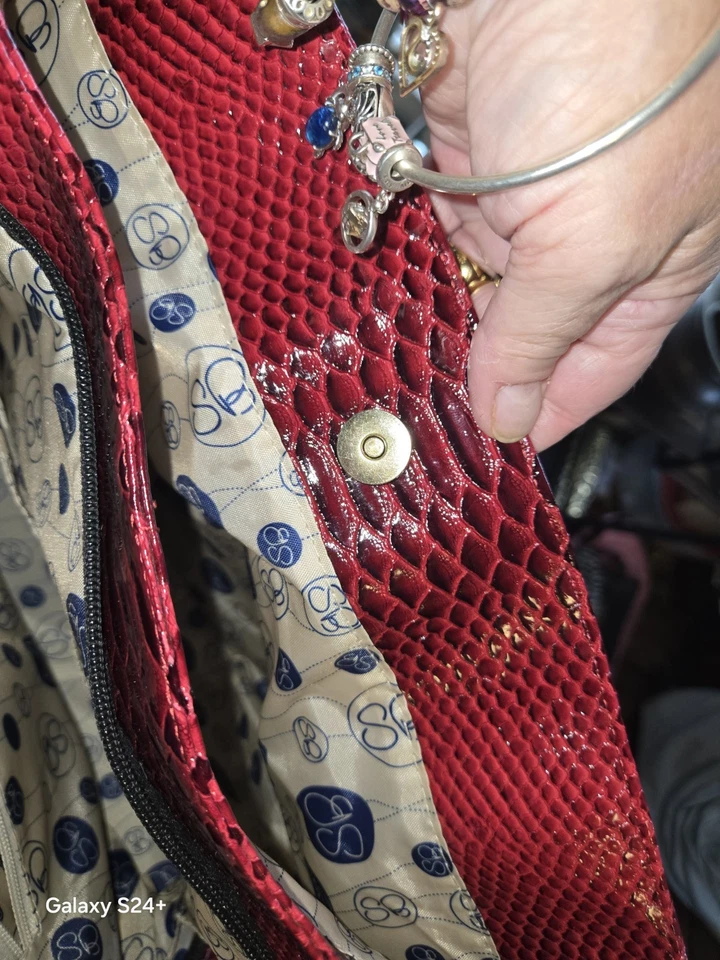 Samatha Brown stylish red and black croc tote for picnic or carry on bag with... - Image 2 of 4