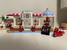 LEGO Friends Heartlake Cupcake Cafe 41119 missing 6pc 439 pcs without box