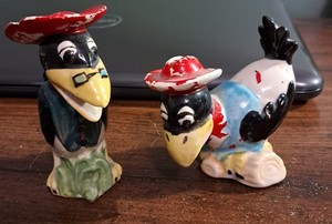 RARE Disney DUMBO Movie 1940's Heckle & Jeckle Black Crows Salt & Pepper Set