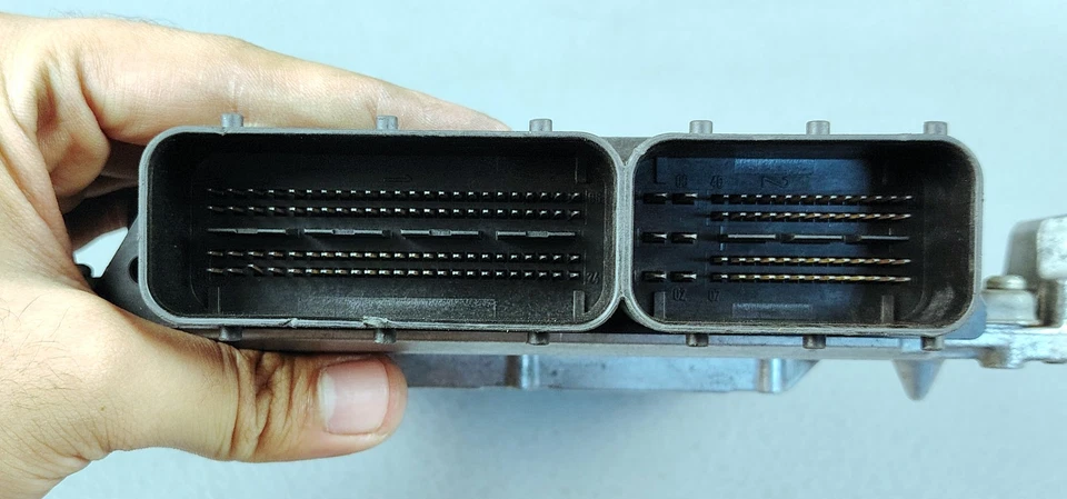 Mercedes Benz W204 C180 C200 CGi GLK250 ENGINE CONTROL MODULE ECU ECM 0261S06039 - Image 4 of 4