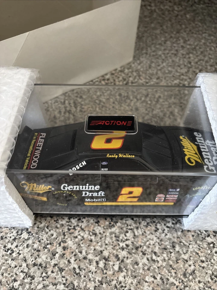 1995 Rusty Wallace #2 Miller Genuine Draft Ford Dually 1:24 Scale Diecast Action - Image 4 of 4