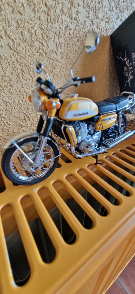 Minichamps Suzuki GT 750 J 1:12 Motorradmodell, NEU OVP - Bild 4 von 4