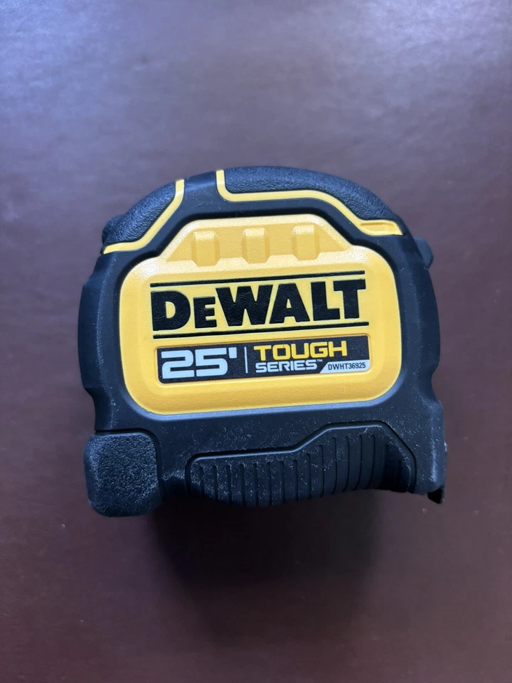 DEWALT 25' CINTA MÉTRICA RESISTENTE SERIE DWHT36925 DOBLE CARA 17 ALCANCE NUEVO Foto 2 de 3