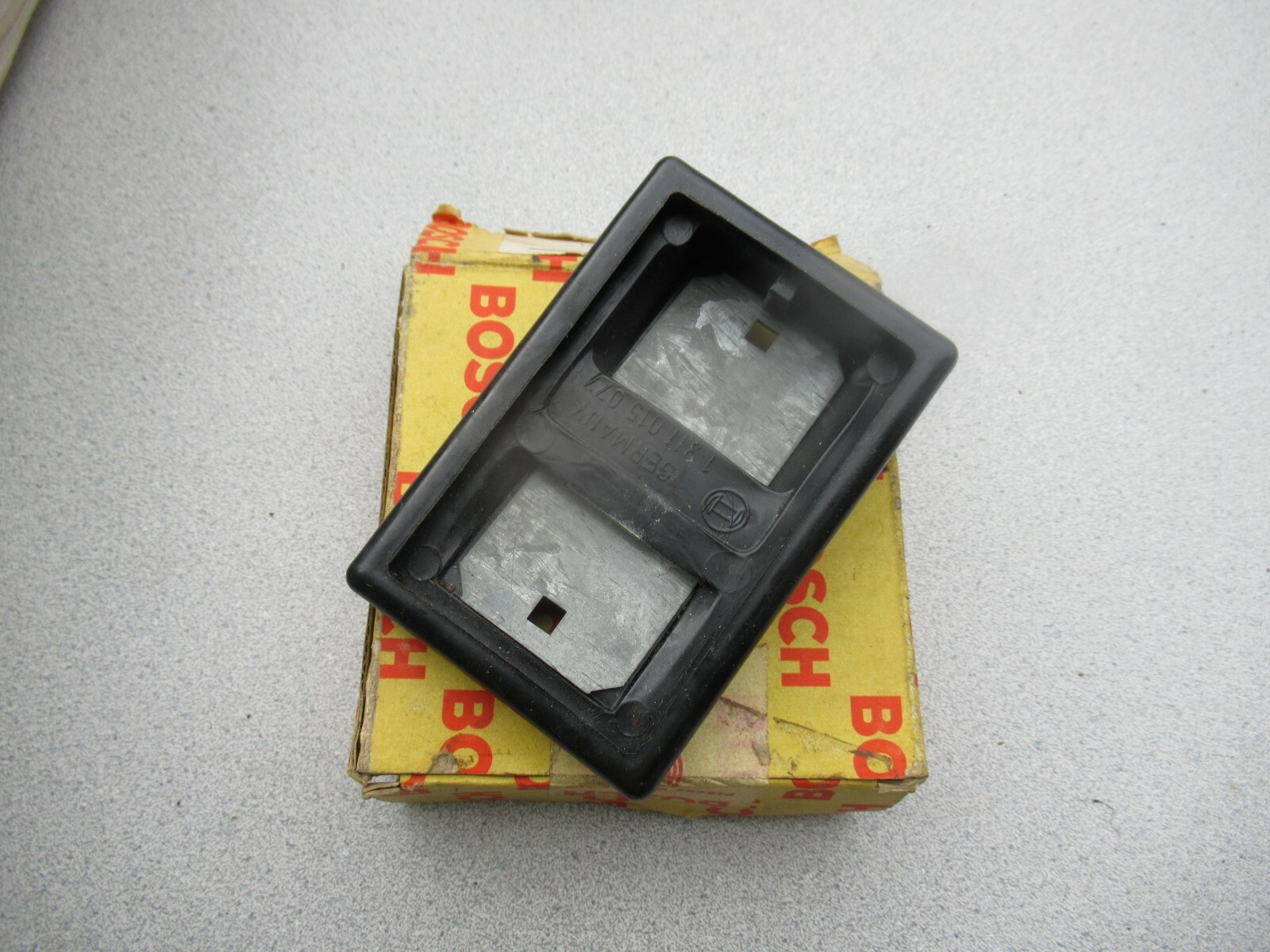NEW Porsche 911 Rear Reflector Base  BOSCH  1 311 015 077