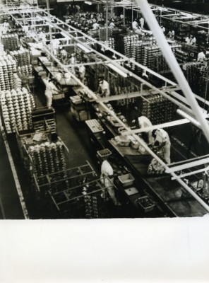 Japan Tokio? Fabrik Innenraum altes Foto 1960