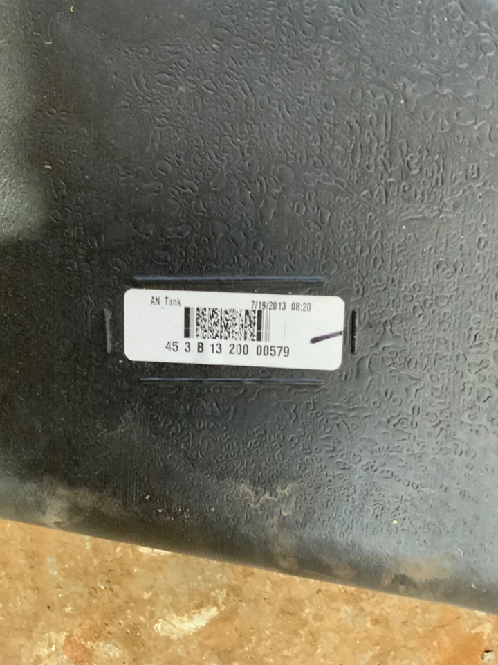 El tanque de combustible usado se adapta a: Kia Sorento SWB Sport 2014 tracción delantera 2,4 Foto 2 de 4