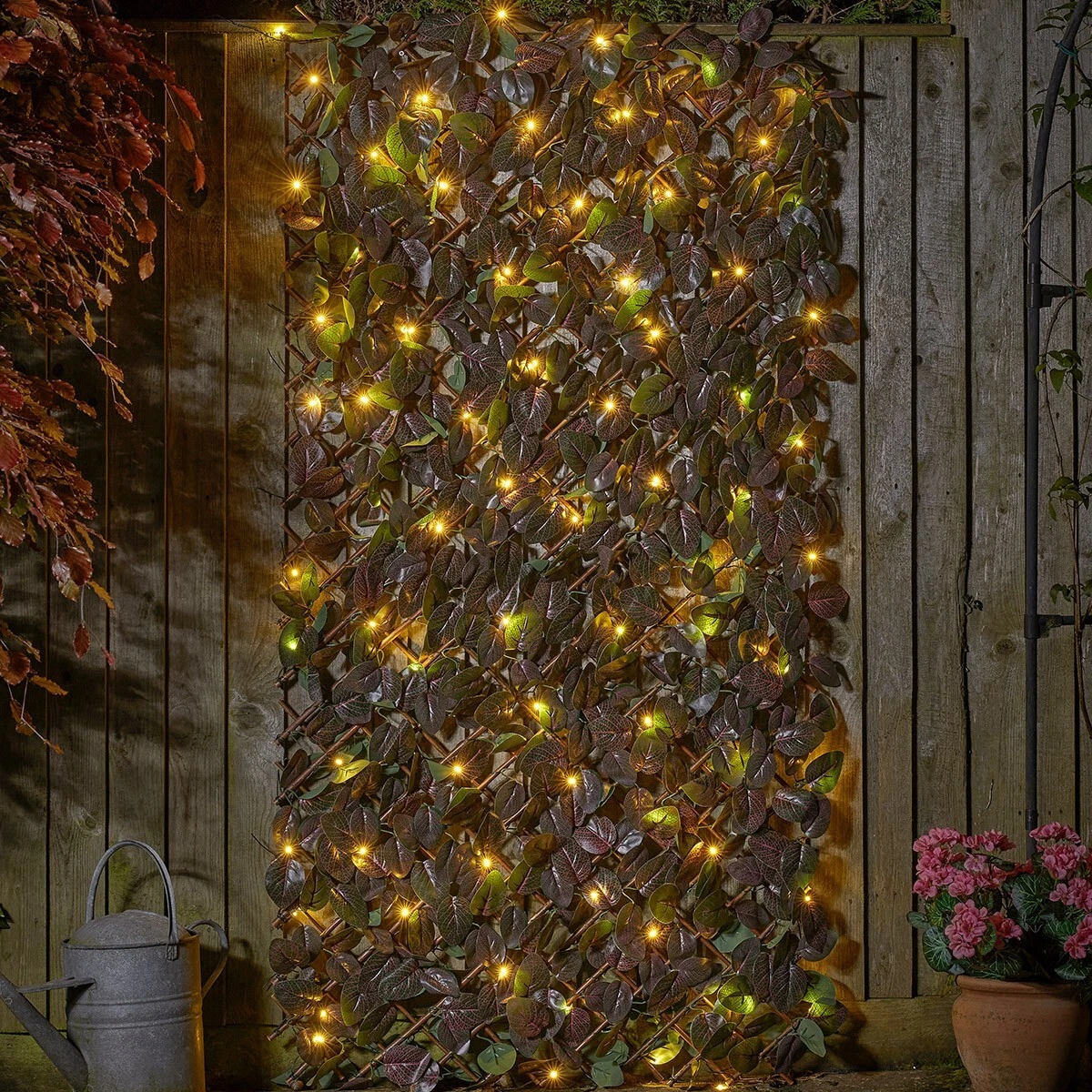 Solar powered outlet trellis lights