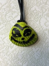 NWOT The GRINCH Christmas 20  Shell Necklace Leather Cord Lobster Clasp Jewelry