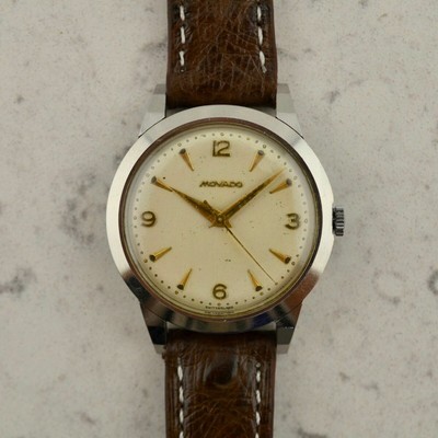C.1950 Vintage Movado Calatrava watch 