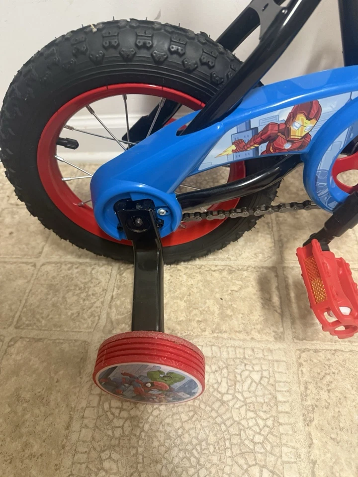Marvel Adventures, 12 Inch Boys Bicycle Huffy ￼ - Image 4 of 4
