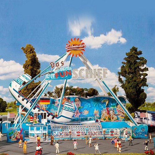 Manège Bateau bascule "Fun Schiff" (Motorisé) - Fête Foraine-HO-1/87-FALLER 1404 | Condition: Neuf