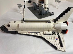 Lego Creator Expert 2010 Shuttle Adventure 10213 READ FULL DESCRIPTION