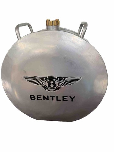 Beautiful Restored Embossed Bentley Oil Can - Picture 5 of 5