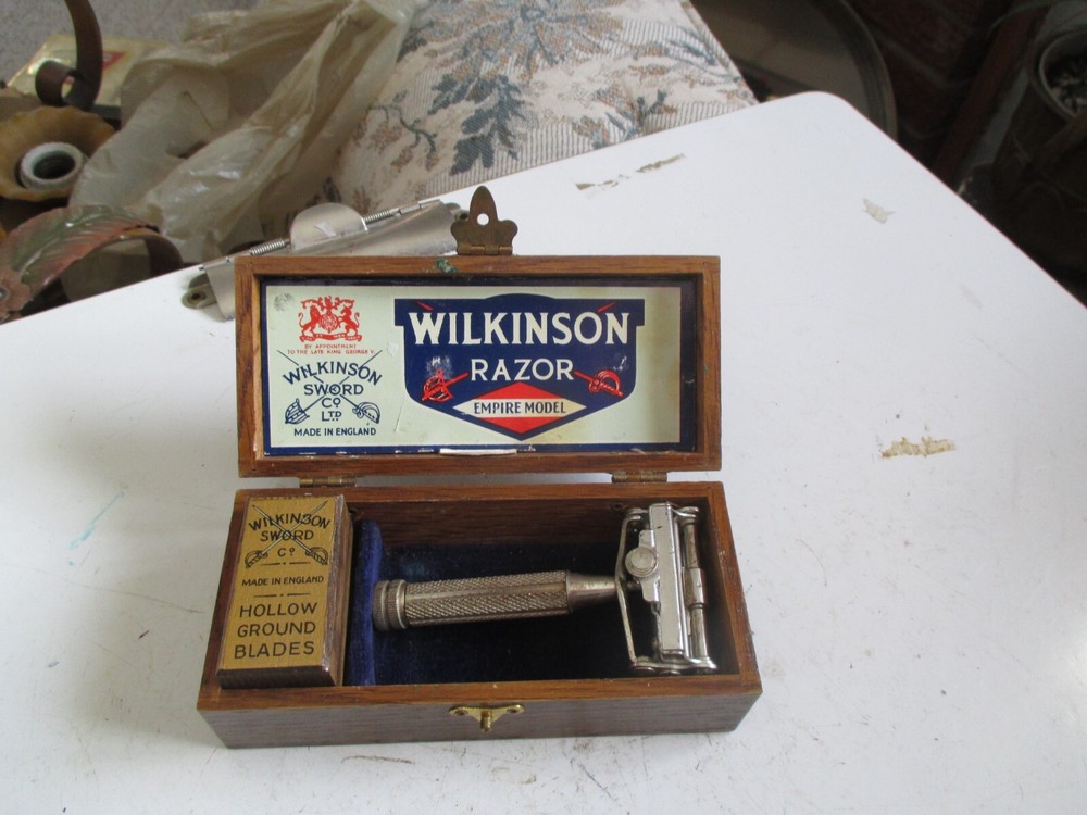 Antique WOOD CASED WILKINSON EMPIRE MODEL SAFETY RAZOR !