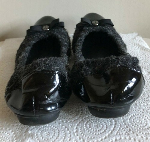 TAHARI 8M BLACK AND GRAY BALLET STYLE FLATS - Picture 6 of 7