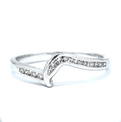 9ct 375 White Gold Dress Ring W/ Natural White Diamonds