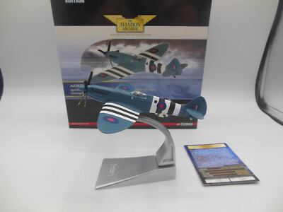Corgi Aviation AA38702 Spitfire PR.XIX PM631 RAF Battle of Britain Memorial Fli