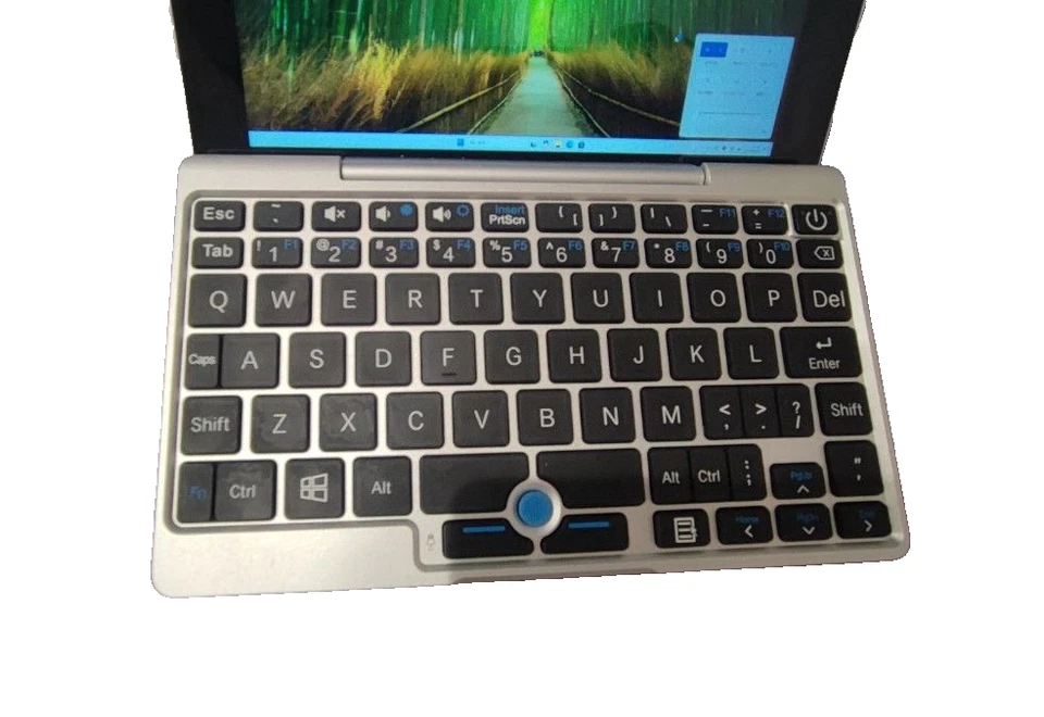 GPD Pocket UMPC Portable PC X7-Z8750 8GB 128GB WIndows10 Home Portable Japan - Image 2 of 3