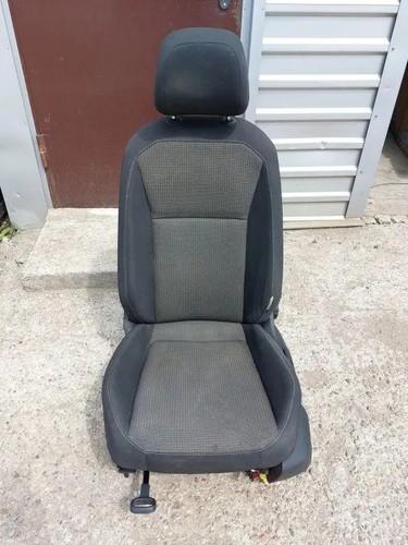 VW TIGUAN AD1 Vorderer Sitz links 5QF881105J Petrol 132kw 2017 34445794