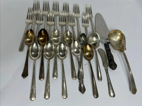26 pcs Towle Sterling Silver  12 Forks, 12 Spoons, 2 Knives. 890 g Total… Read