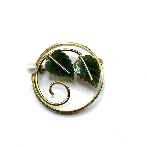 Vintage 14K Gold Filled Wells Carved Jade Leaf and Pearl Pin
