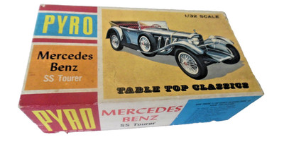 Pyro C-350-100 1/32nd Mercedes Benz Tour Car Kit -New Old Stock