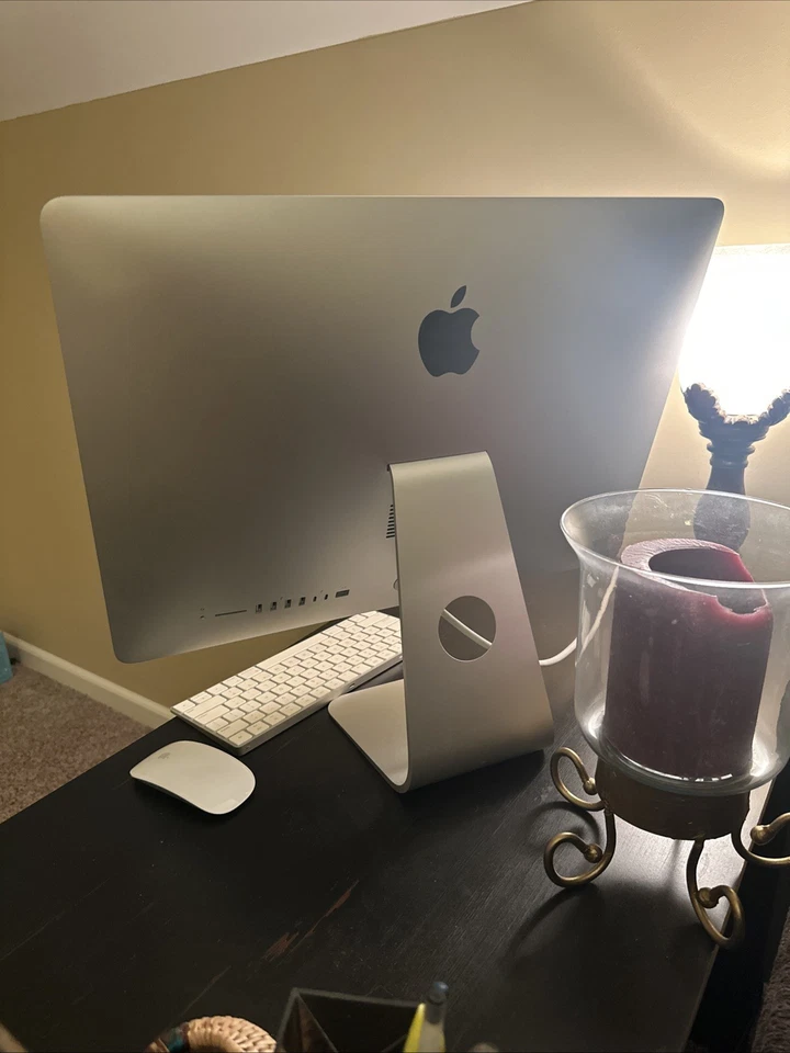 Apple iMac Retina 4K 21.5" 2017 Quad-Core i5 3GHz, 8GB RAM, 1TB Storage - Image 3 of 4