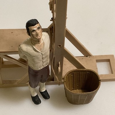 1964 Aurora Chamber of Horrors Guillotine 800 98 Loose