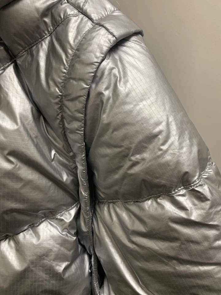 Nike Women's XL Down Hooded Jacket that converts to vest, NWT Silver Perfect - Image 4 of 4