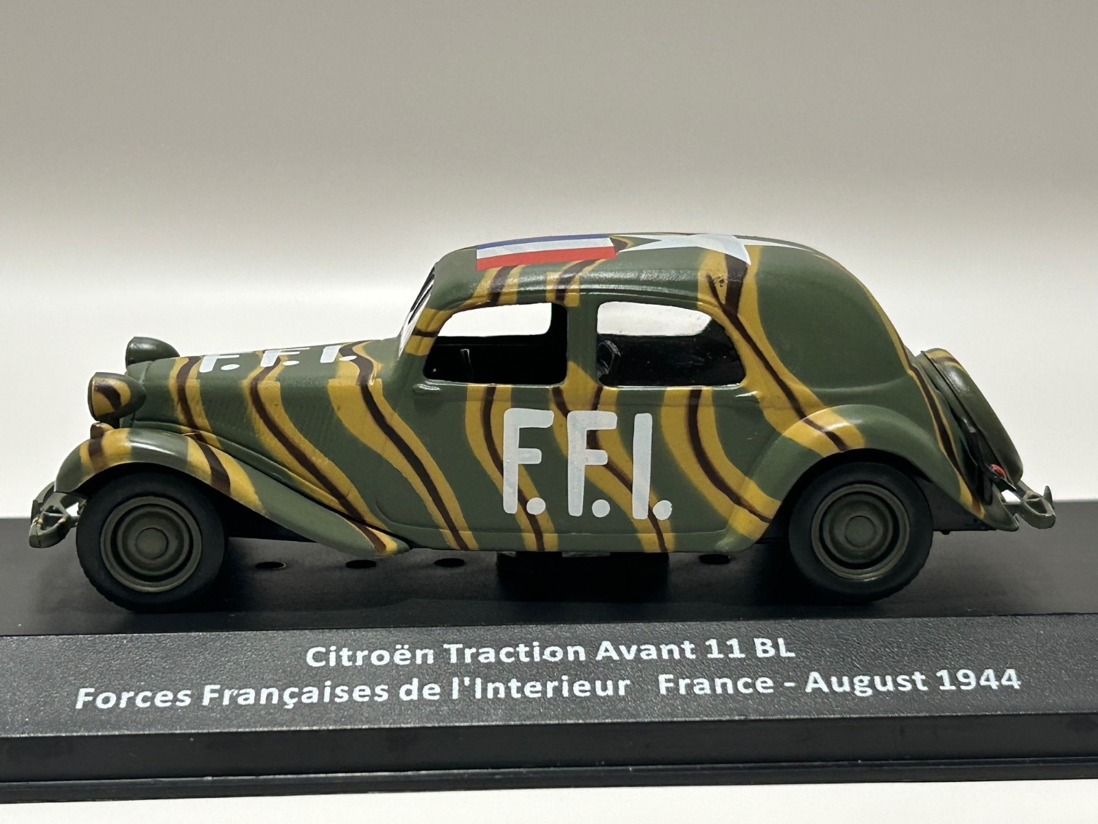 Citroen Traction 11BL Forces France 1944 Military Toy Car Diecast 1:43 Scale