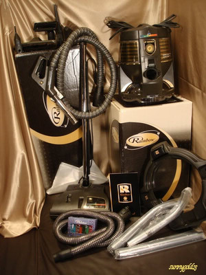  Rainbow e-2 Series Model Vacuum w/New Extras Ultra Deluxe Set + Apple