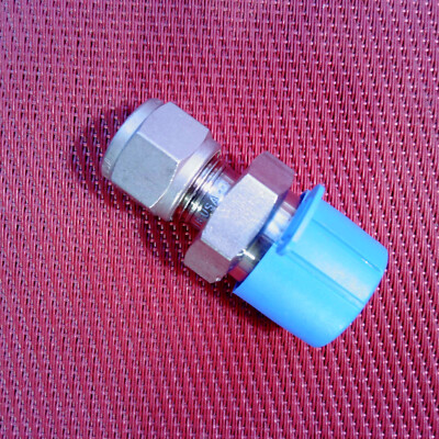 SSP Grip  3/8 Tube OD x 1/2 NPT Male Pipe STRAIGHT CONNECTOR 316 Stainless Steel