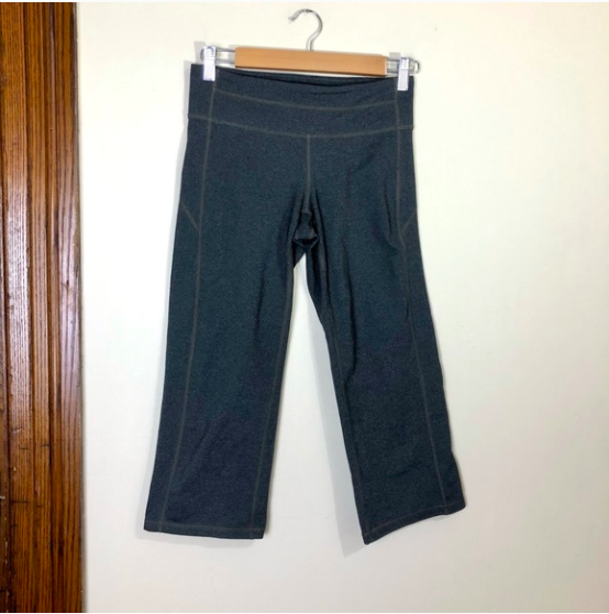 ALTRA Athleta Kick Booty Capri Straight Leg Dark Gray Size Small