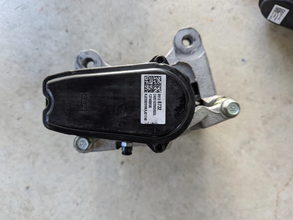 2021-2023 Cadillac Escalade Chevrolet Silverado Rear Caliper Right and Left OEM - Image 4 of 4