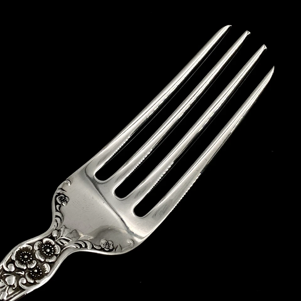 Horquilla de dientes redondeados Gorham Buttercup de plata de ley de 7" sin mono Foto 2 de 4