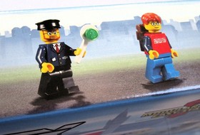 Lego CITY 7937 ~TRAIN STATION ~ Retired NEW SEALED Tracks Taxi Bridge Passengers