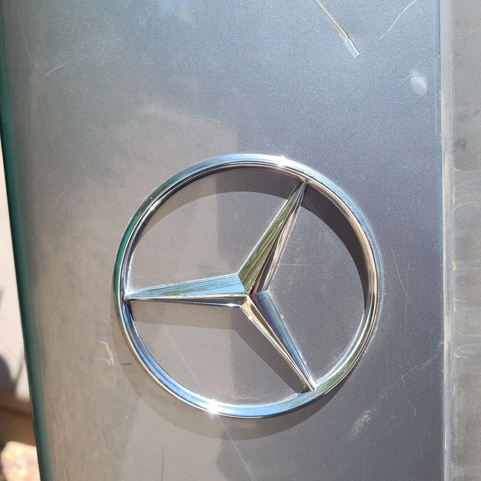 Mercedes Benz 1990 300 E Sedan Trunk Gray USED - Image 3 of 4