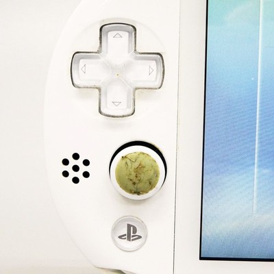 Sony Playstation PS Vita White PCH-2000 ZA12 Wi-Fi Model Console
