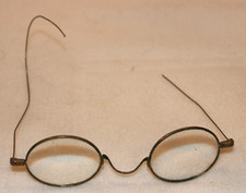 Pair of Antique 1900s Wire Rim Eyeglasses