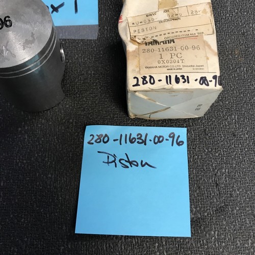 NOS OEM Yamaha Piston STD 1972 DS7 280-11631-00-96 OLD STOCK - Picture 9 of 10