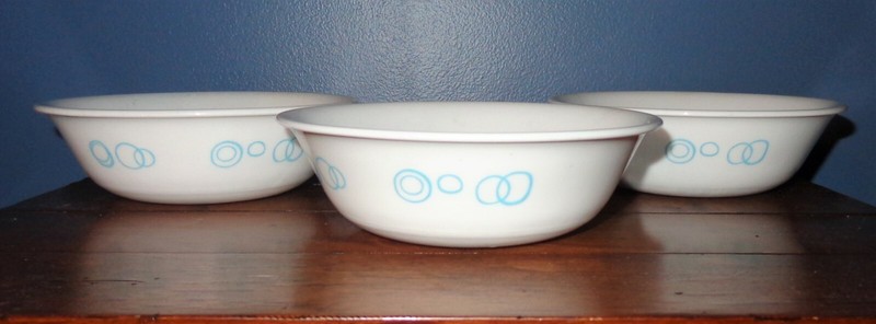 Rare HTF 3 Corelle Corning Ware White with Blue Circles Cereal Soup Bowls 6 1/4"