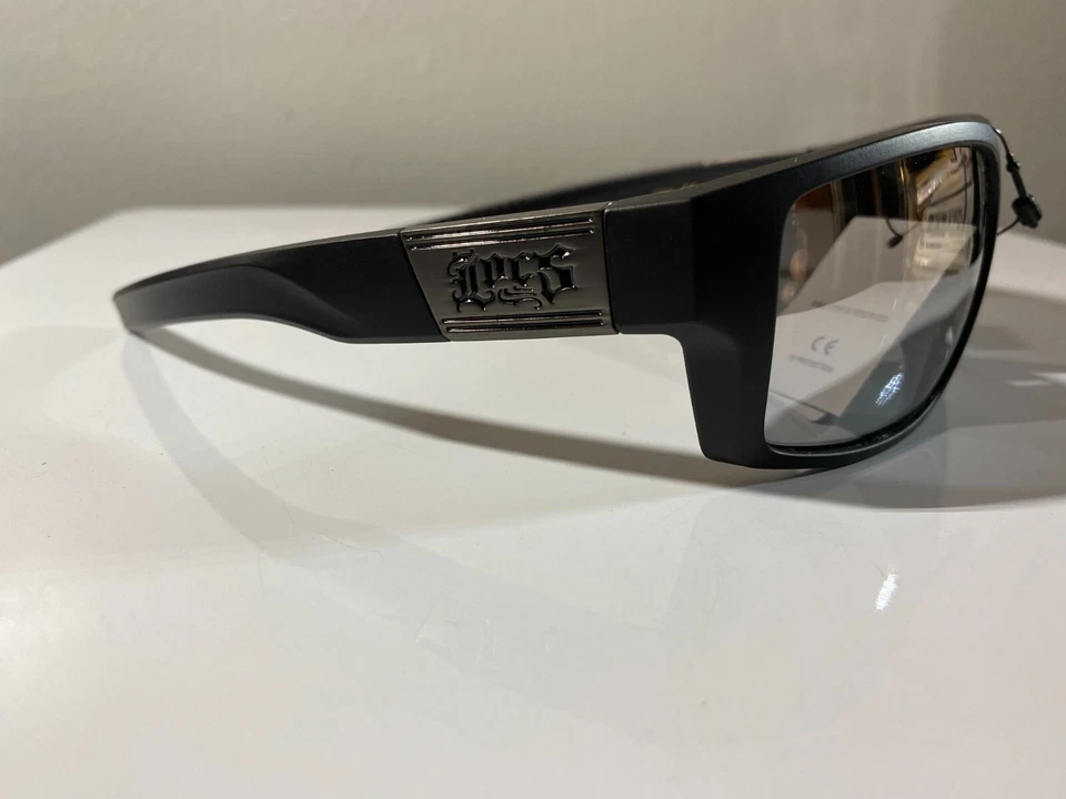 Мужские солнцезащитные очки с черной оправой и серыми светоотражающими линзами - Изображение 2 из 4