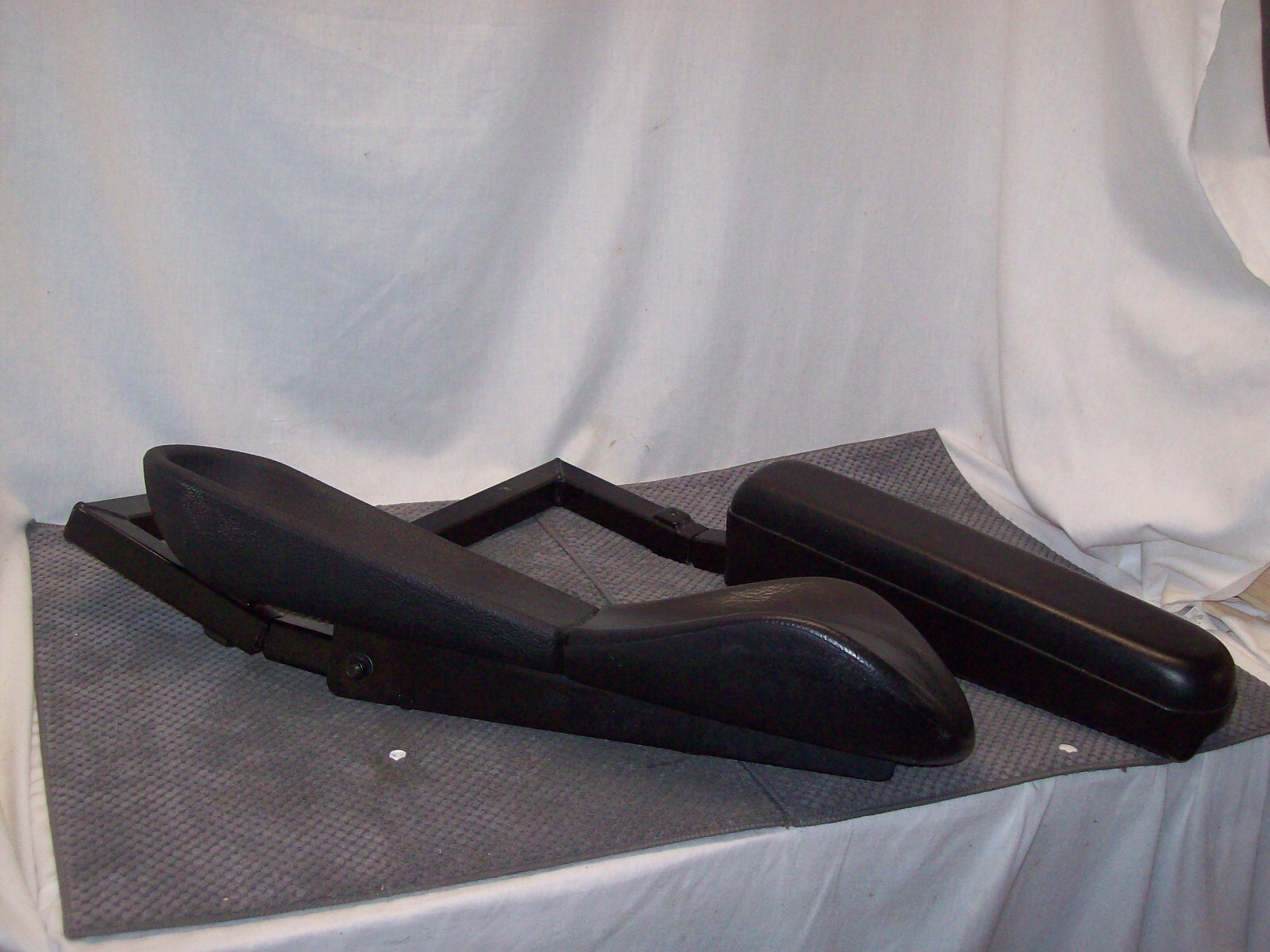 GENUINE PRIDE JAZZY 614 MOBILITY CHAIR ARM RESTS W/OTTO BOCK PADS**SEE