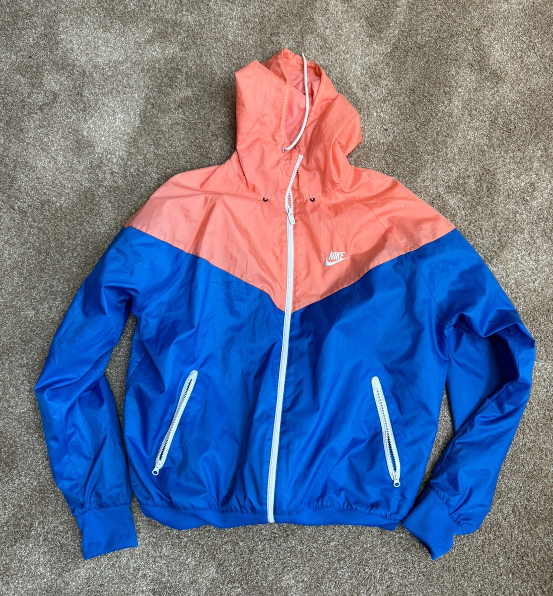 nike windrunner jacket m